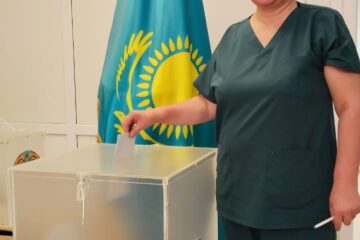 “Отан — отбасынан басталады”. Астана қаласындағы Ақмола облыстық №2 ауруханасының дәрігерлері референдумда дауыс берді.