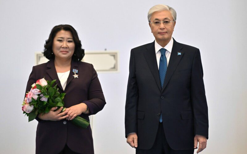 Бурабай ауданының агрономы Асель Ағзамова Президент қолынан марапат алды 