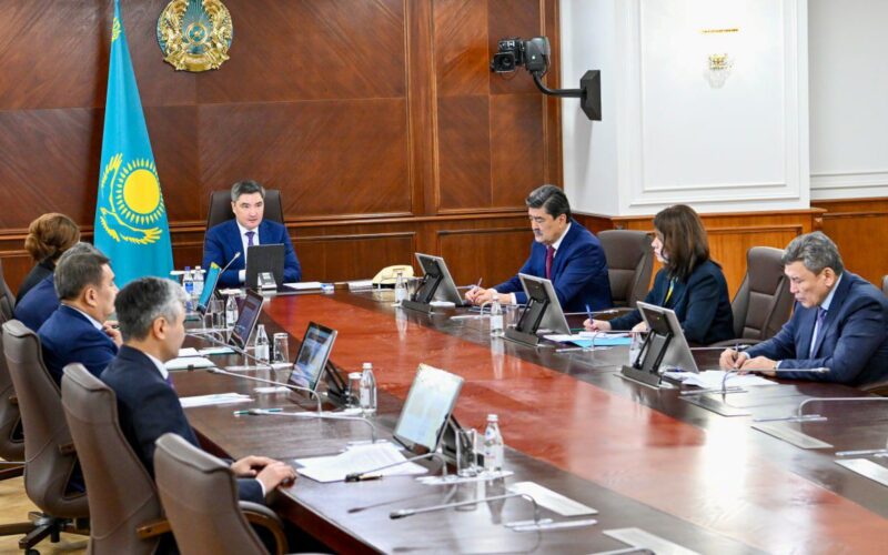 Не разовая акция, а постоянная работа. Премьер провел совещание по реализации президентской инициативы «Таза Қазақстан»