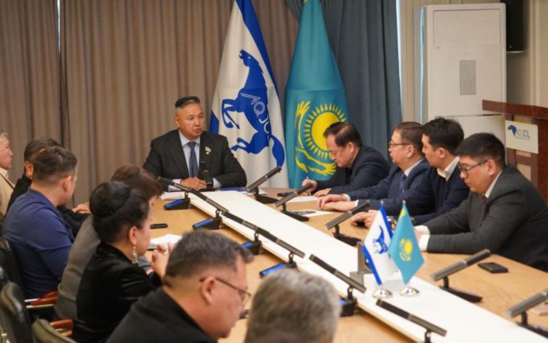 Бүгін «Ақ жол» демократиялық партиясының Орталық кеңсесінде Ұлттық кеңес президиумы мен партияның парламенттік фракциясының бірлескен отырысы өтті