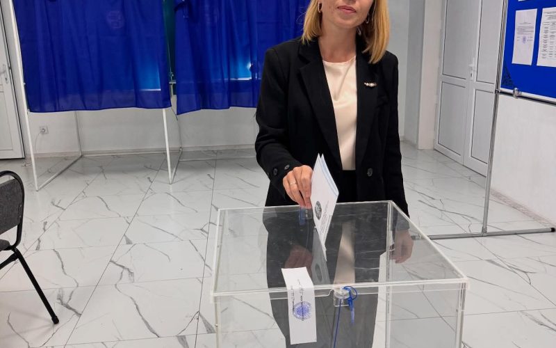 Сегодня аким села Новосельское Юлия Поль приняла участие в выборах в Курултай